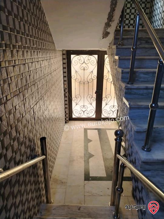 عمارة على أرض 380م للبيع في عمان - ابو علندا