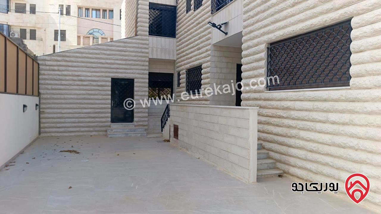 طابق ارضي من فيلا مساحة 300م على ارض 700م للايجار في عمان - دير غبار