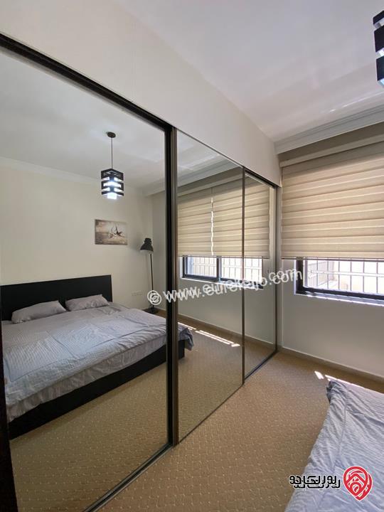 شقة طابق شبه ارضي مساحة 200م داخلي و 70م خارجي للبيع مفروشة في عمان - عبدون