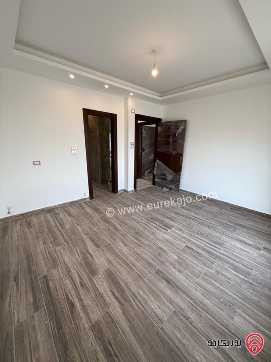 شقة مساحة 150م طابق أول للبيع في عمان - الجبيهة خلف ديوان آل الصمادي 