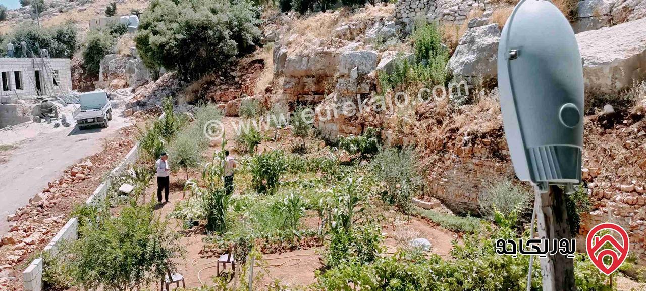 منزل مستقل مساحة 700م قيد الانشاء على أرض 1005م للبيع في البلقاء - السلط قرب جسر الدبابنة