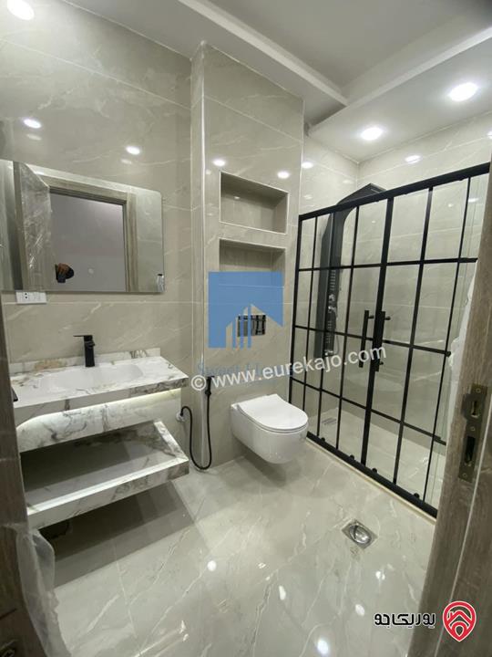 شقة فاخرة للبيع في عمان - خلدا قرب إشارة البنك العربي ومركز زها 220م مع ترسات 300م لم تسكن