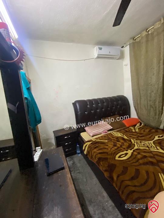 بيت طابقين مساحة 260م على أرض 150م للبيع في الزرقاء - جبل الأمير حسن