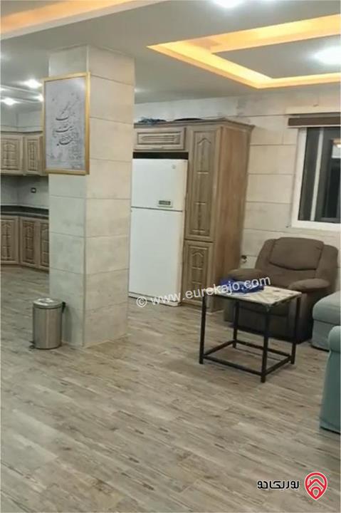 مزرعة نموذجية للبيع في السلط / جلعد مساحة الارض 5000م والبناء 250م مساحة الحديقة 4000 م والترس 500 م موقع اطلالة مميز 