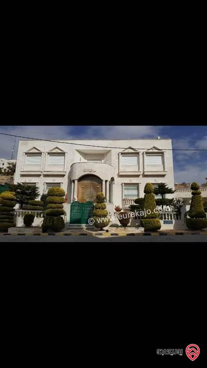 منزل 3 طوابق على أرض 944م للبيع في عمان - تلاع العلي