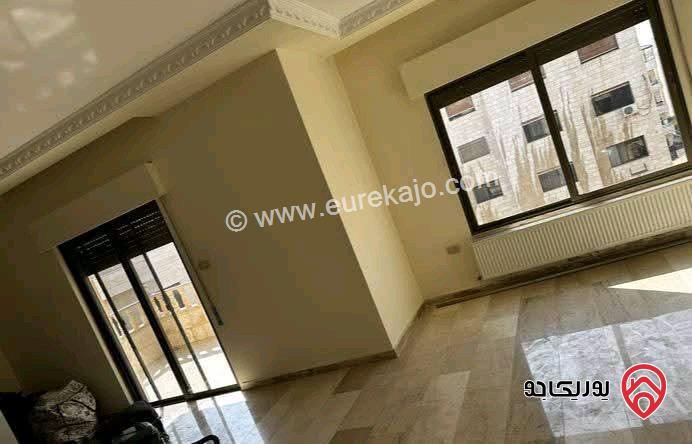 شقة فارغة طابق ثالث مساحة 250م للايجار في عمان - عبدون