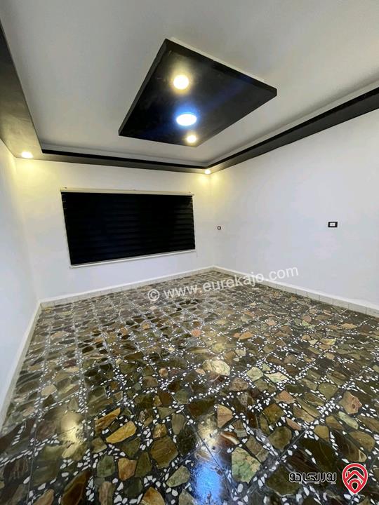 شقة طابقية طابق أول مساحة 140م للبيع في اربد