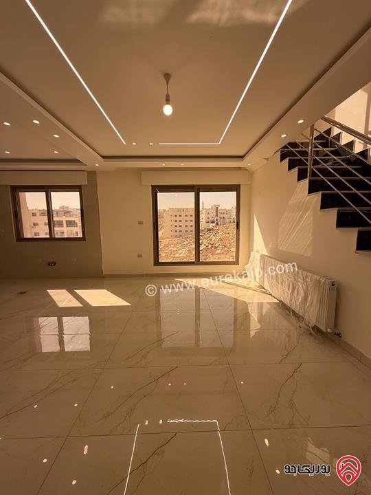 شقق بمساحة 175م للبيع في عمان - أجمل مناطق الجبيهة / حي المنصور 