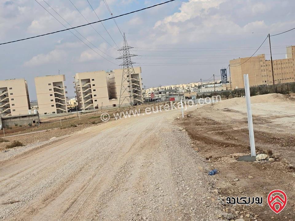 قطعتين ارض مميزات واستثماريات مساحة 902م للبيع في اربد - الرمثا مقابل مدينة الحسن الصناعية 