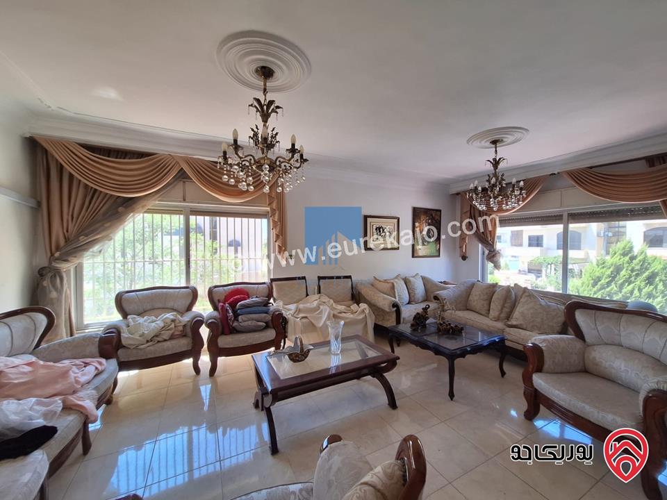 شقة طابقية طابق اول 250م للبيع في عمان - الصويفية