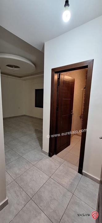 شقة طابق ثالث مساحة 140م للإيجار في عمان - ابو نصير 