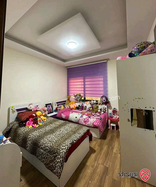 شقة فارغة طابق ثاني مساحة 244م للايجار في عمان - خلدا 