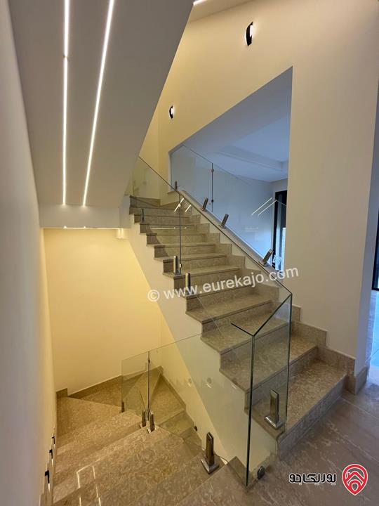 فيلا مساحة الارض 500م مساحة البناء 700م للبيع في عمان - دابوق