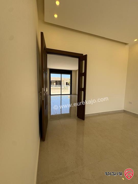 روف فاخر مساحة 375م للبيع في عمان - الحمر 