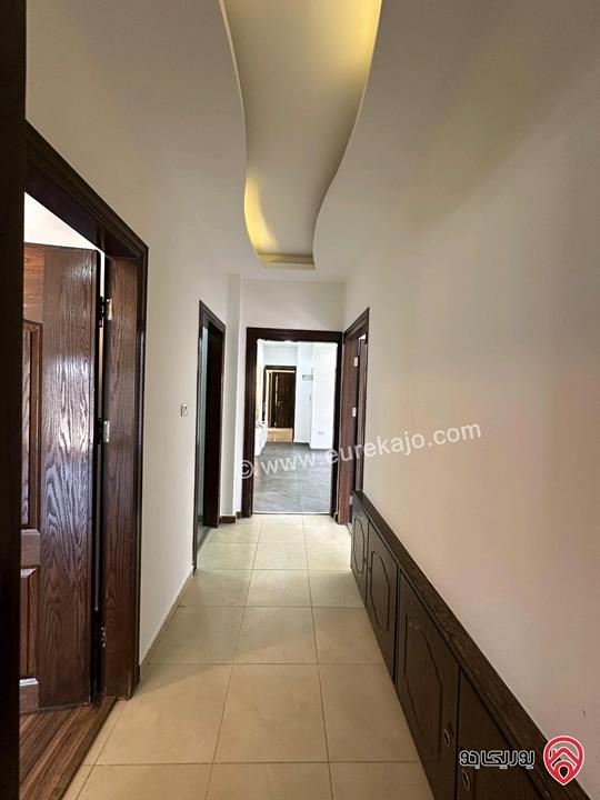 شقة مساحة 175م طابق أول للبيع في عمان - مرج الحمام 