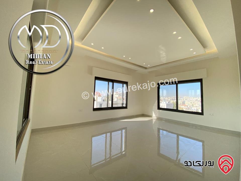 شقة دوبلكس جديدة طابق اخير مع روف للبيع في عمان - الرابية مساحة 270م مع تراسات تشطيبات و ديكورات فاخرة اطلالة جميلة