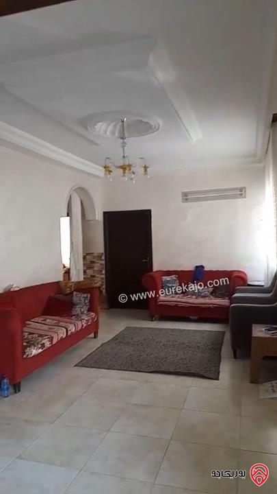 منزل مكون من 3 طوابق على ارض 301م للبيع في عمان - حي عدن في جبل النصر