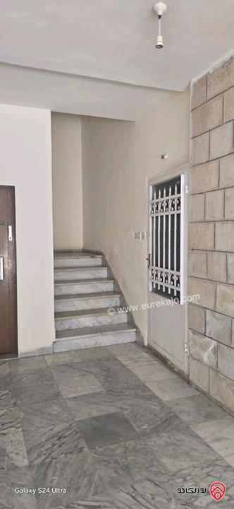 عمارة على ارض 820م للبيع في عمان - أم أذينة