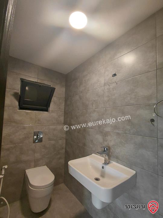 شقة فارغة مساحة 140م طابق ثالث للايجار في عمان - ام السماق 