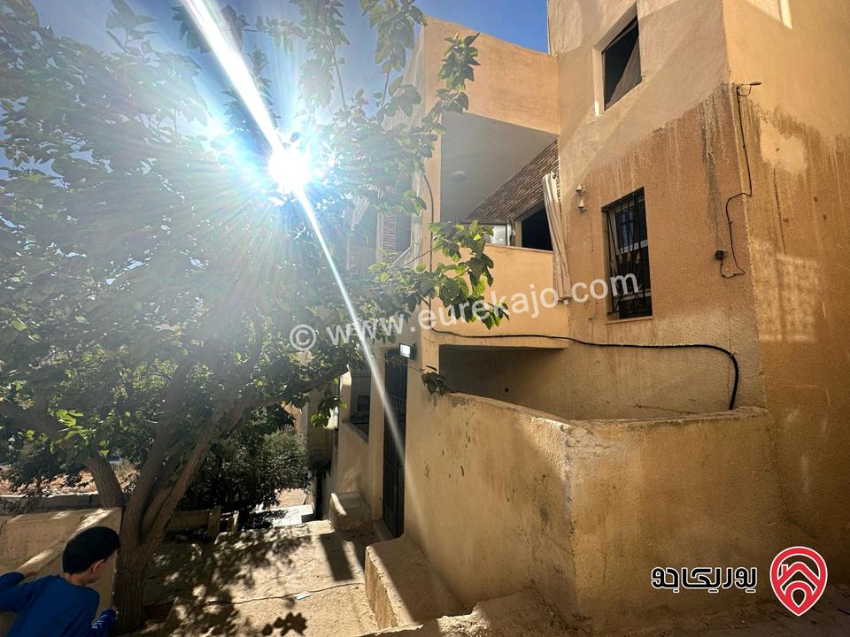 بيت طابقين على أرض 209م للبيع في عمان - ماركا الجنوبية 
