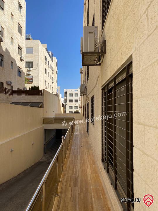 شقق طابق ارضي مساحة 200م و طابق ثالث دوبلكس مساحة 260م للبيع في عمان - خلدا 