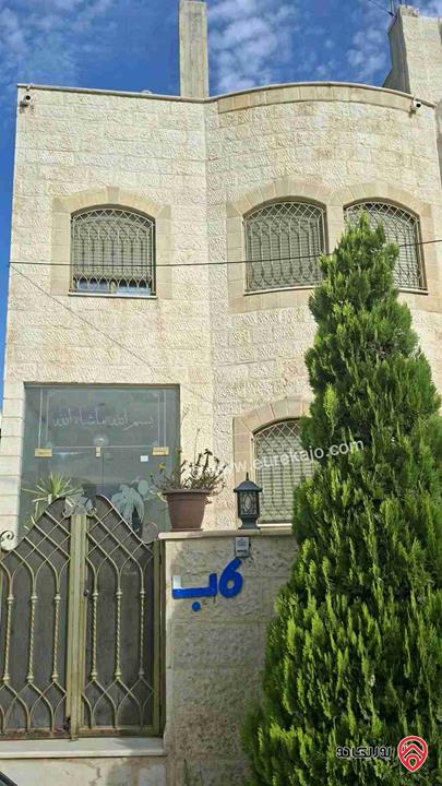 فيلا متلاصقة مساحة 250م على أرض 280م للبيع في عمان - ابو علندا