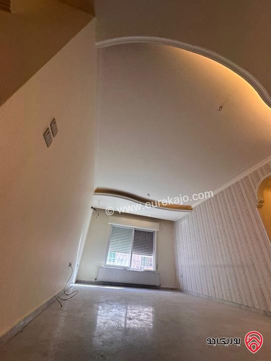 شقة طابق ثاني مساحة 220م للايجار في عمان - خلدا