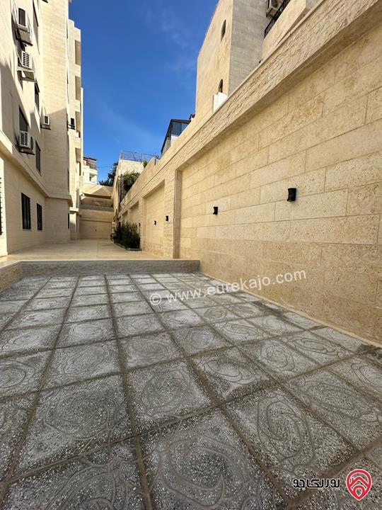 شقة مميزة ارضية مساحة 250م داخلي مع حديقة 250م للبيع في عمان - ضاحية النخيل 