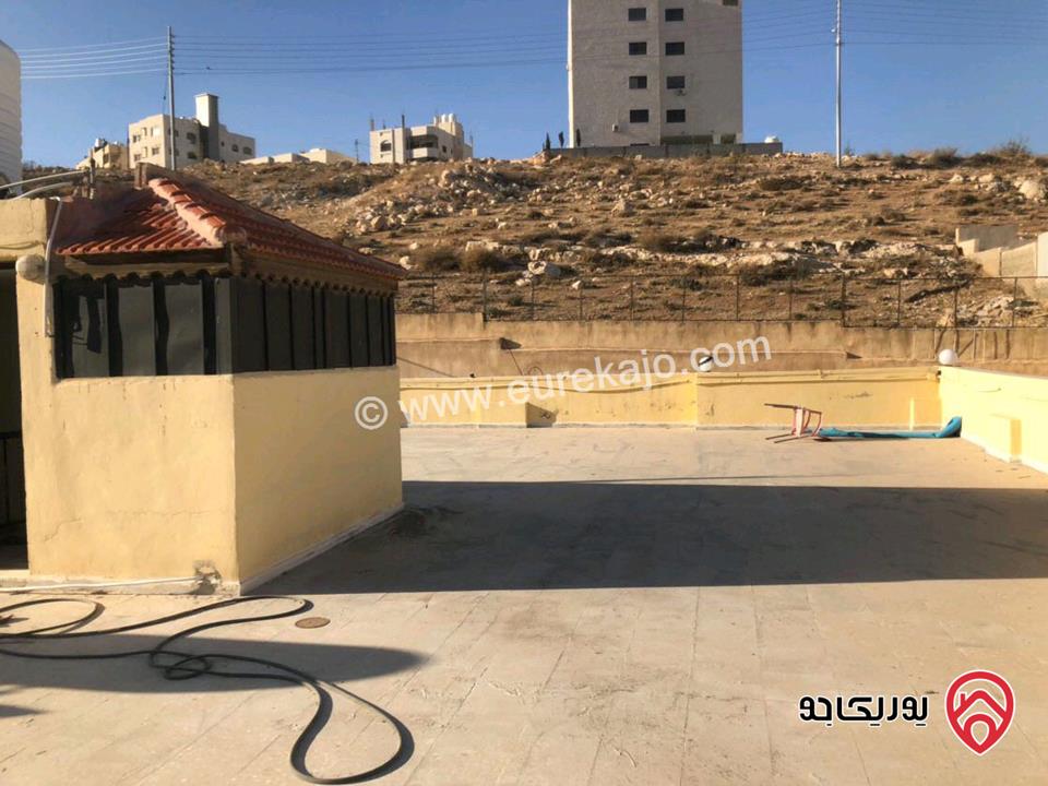 فيلا مساحة 250م على أرض 523م للبيع بسعر مناسب في عمان - ابو علندا /اسكان الكهرباء 