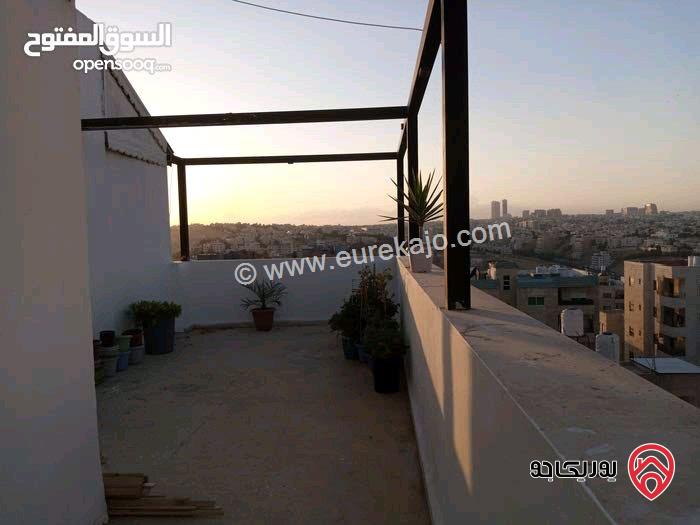 شقة طابق رابع روف مساحة 120م للبيع في عمان - الذراع الغربي باطلالة مميزة على عمان