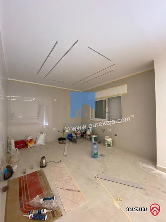 شقة أرضية فاخرة للبيع في عمان خلدا - قرب إشارة البنك العربي 175م مع ترسات 200م لم تسكن