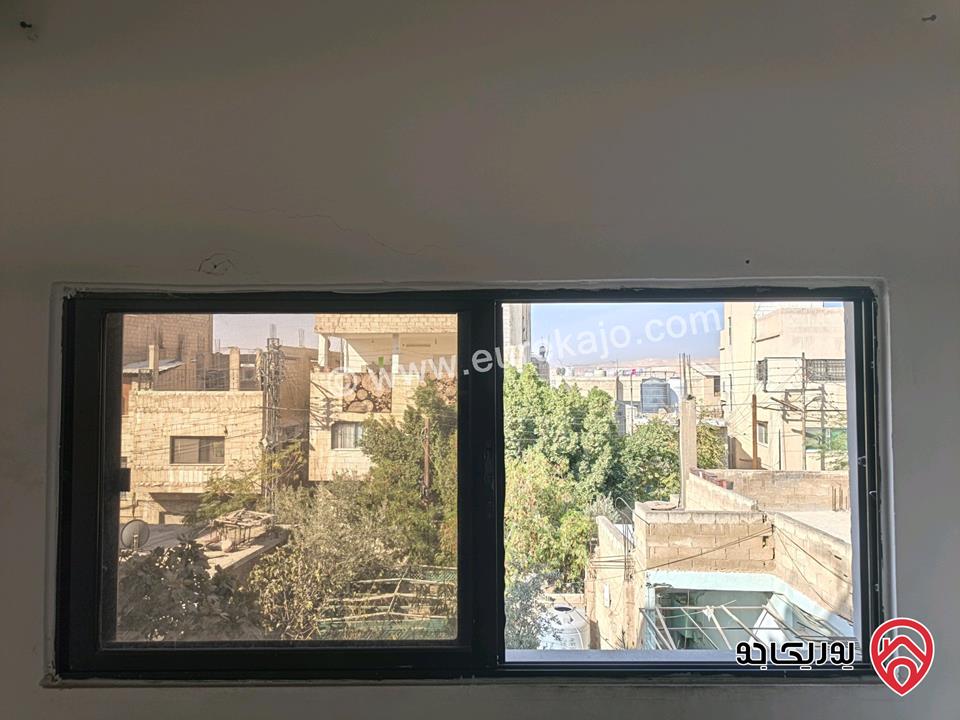 شقة طابق أول مساحة 115م للايجار في الزرقاء - حي رمزي