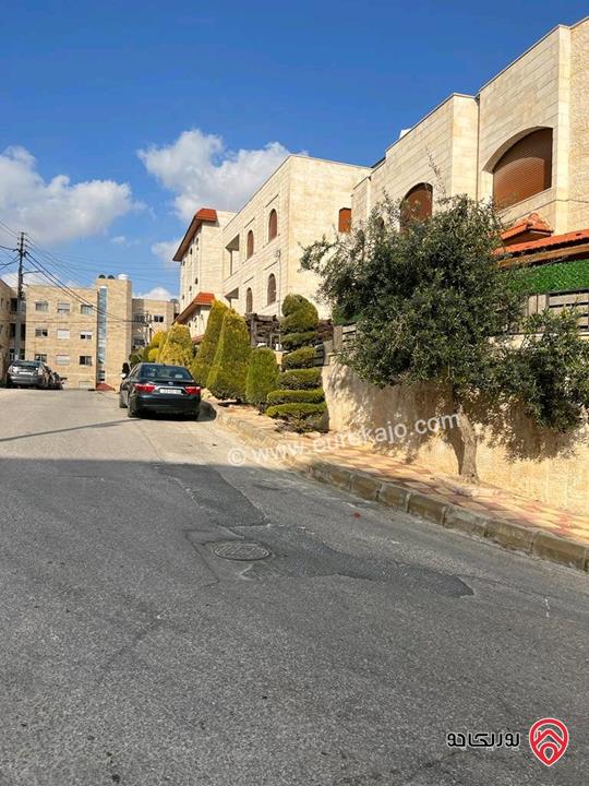 فيلا مساحة 650م على أرض 547م للبيع في عمان - طبربور عند مستشفى الملكة علياء