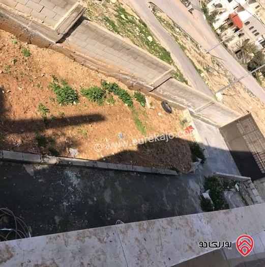 بيت مستقل مساحة 220م على أرض 544م للبيع في الزرقاء - ابو الزيغان