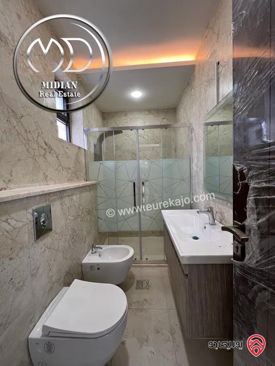 شقة أرضية دوبلكس جديدة للبيع في عمان - خلدا مساحة 325م مع ترس و حديقة 180م تشطيبات وديكورات فاخرة بسعر مميز