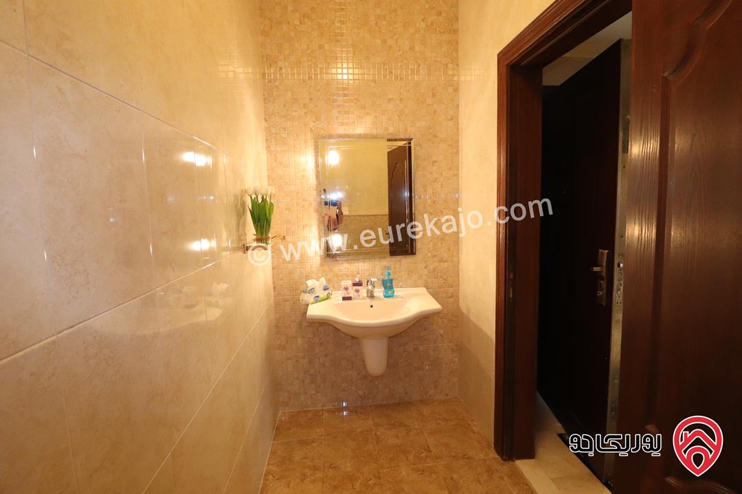 شقة سوبر ديلوكس أرضية مساحة 263م للبيع في عمان - الرابية