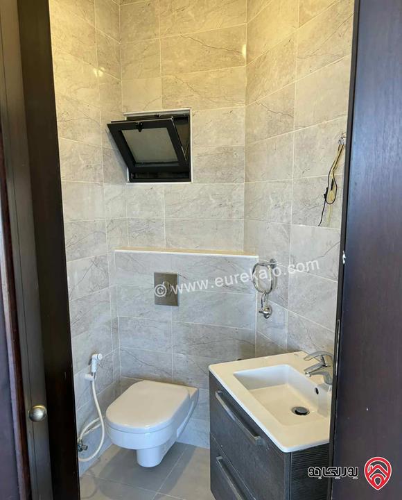 شقة أرضية مساحة 150م داخلي و 150م خارجي للبيع في عمان - حي الصحابة