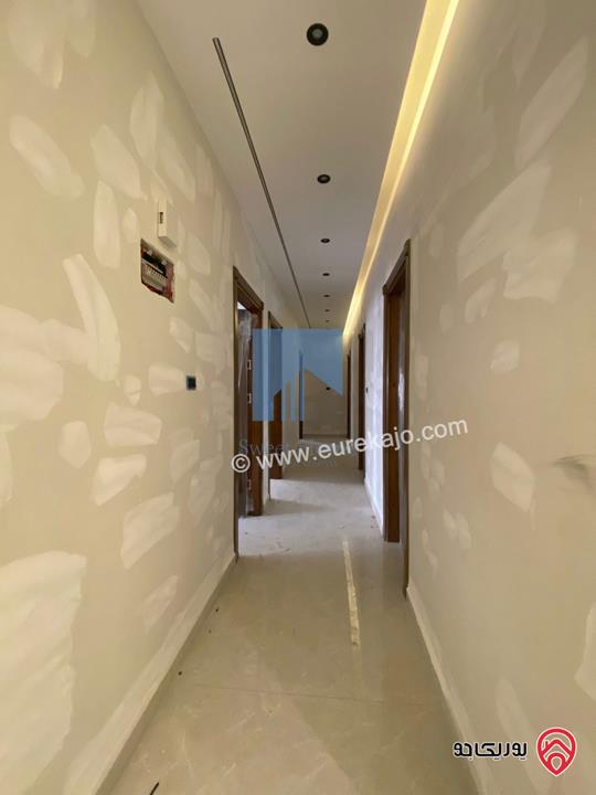 شقة فاخرة طابق ثاني 210م تشطيب سوبر ديلوكس للبيع في عمان - تلاع العلي