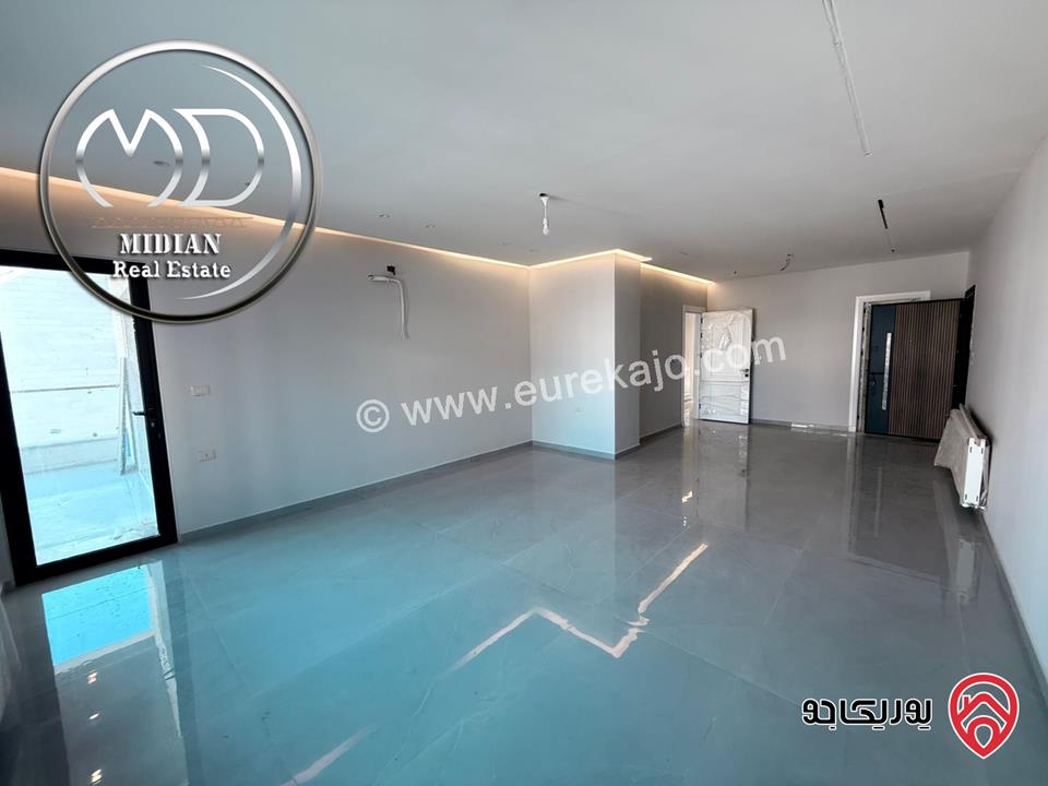 شقة فارغة للايجار في عمان - ام السماق مساحة 230م طابق ثاني تشطيبات ديكورات فاخرة جديدة لم تسكن