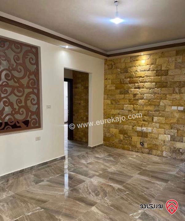 شقة مميزة مشمسة شبه ارضية مساحة 200م داخلي و 150م خارجي للايجار في عمان - خلدا 