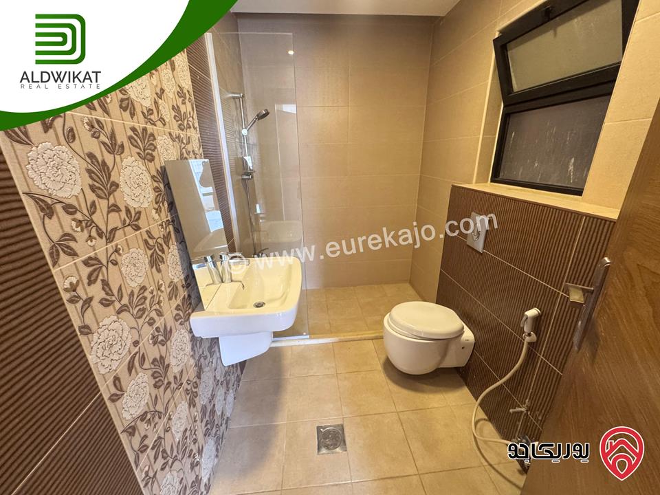 شقة للبيع او للايجار في عمان - عبدون طابق اول مساحة البناء 230م موقع هاديء ومميز