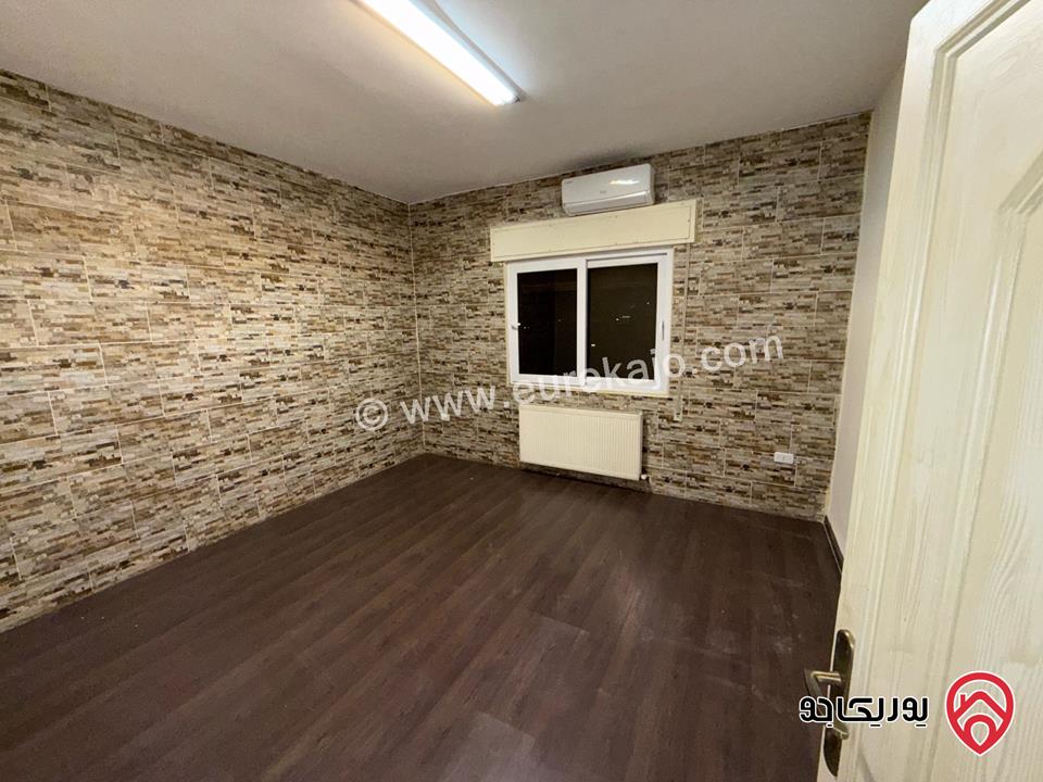 شقة مساحة 170م طابق ثاني مع مصعد عمارة هادئة عائلات للإيجار  في عمان - دير غبار