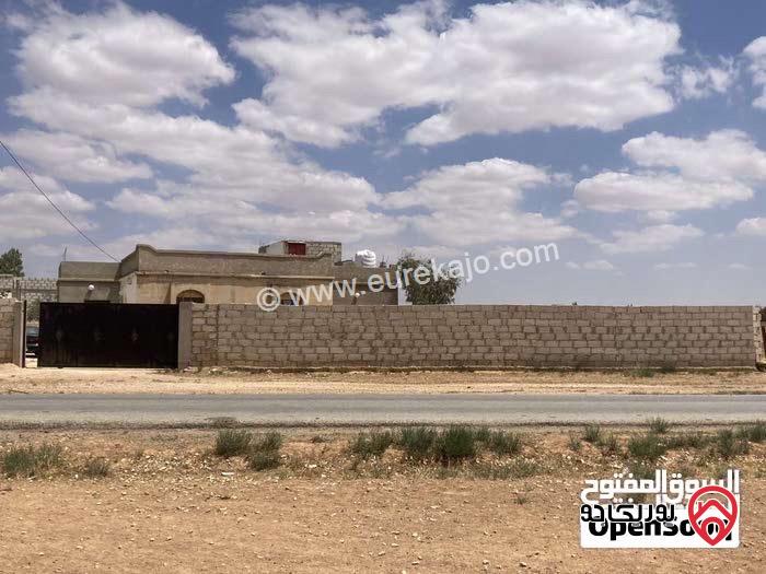 منزل مستقل مساحة 160م على أرض 1050م للبيع في محافظة المفرق - الباعج