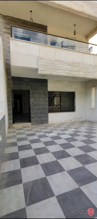 شقة أرضية مساحة 245م داخلي و 100م خارجي للبيع في عمان - ناعور