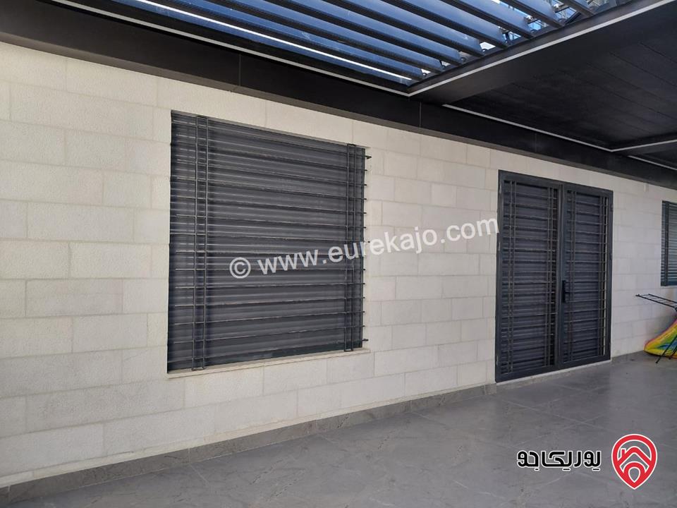 شقة ارضية مساحة 250م داخلي و 230م خارجي للبيع مفروشة في عمان - ام السماق 