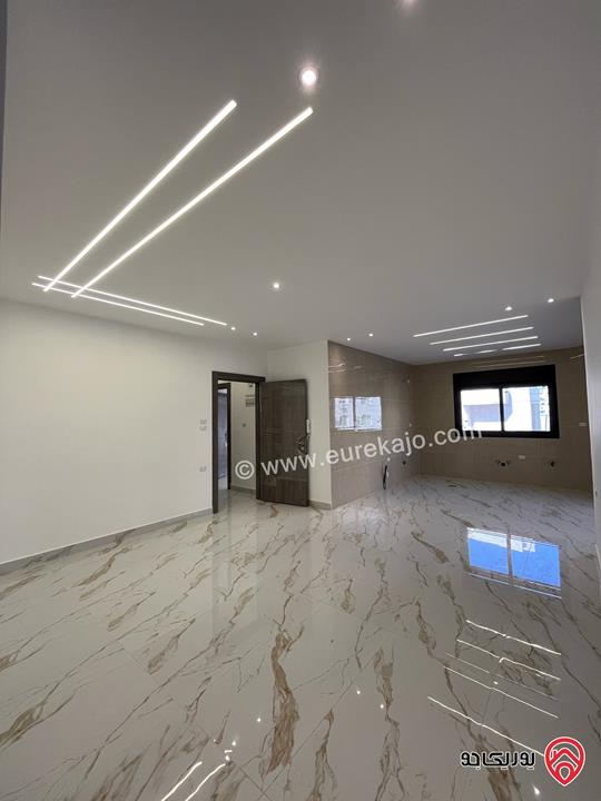 شقة أرضية مساحة 155م داخلي و 100م خارجي للبيع في عمان - طبربور