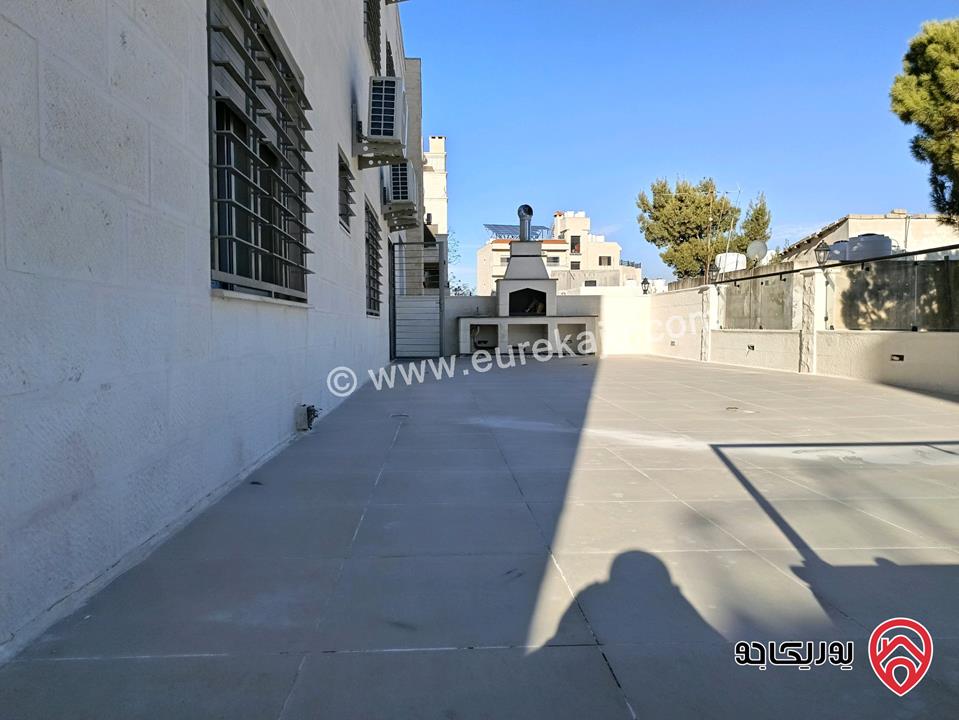 شقة ارضية مساحة 260م داخلي و 200م خارجي للبيع في عمان - دابوق  