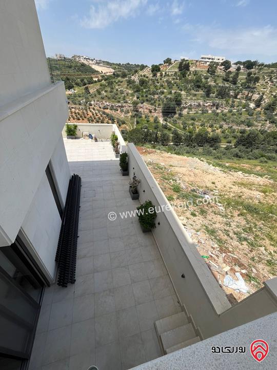 فيلا مساحة الارض 500م مساحة البناء 700م للبيع في عمان - دابوق