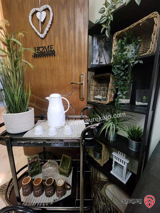 شقة تسوية مساحة 135م داخلي و 100م خارجي للبيع في اربد