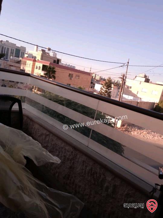 شقه للبيع في عمان - طبربور خلف صاله ليالي الشرق مساحة 140م ارضي معلق